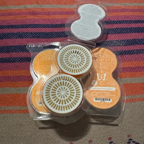 ❕ NEW ❕Scentsy Pods & Room Spray - Picture 5 of 5
